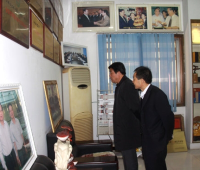 九江縣委書記徐耀純蒞臨仙客來(lái)公司指導(dǎo)工作