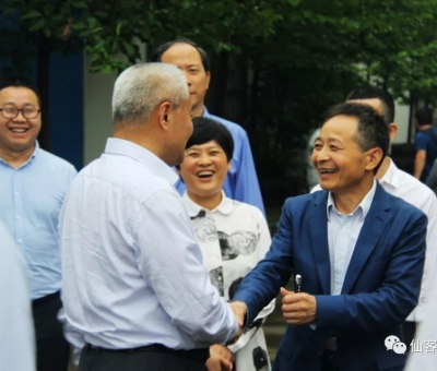 全國政協(xié)副主席、九三學(xué)社中央常務(wù)副主委邵鴻一行蒞臨仙客來生物科技有限公司視察調(diào)研。