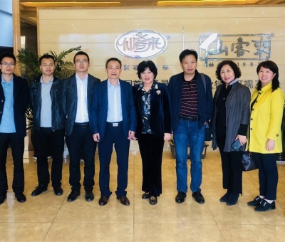 支持少數(shù)民族企業(yè)發(fā)展！延邊大學(xué)草仙藥業(yè)有限公司董事長李英姬蒞臨江西仙客來公司進行合作交流