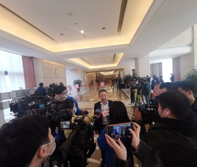 努力推進綠色有機農產品、中醫(yī)藥、文化和旅游等產業(yè)重要基地建設 江西仙客來董事長潘新華參加省十三屆人大五次會議積極建言獻策